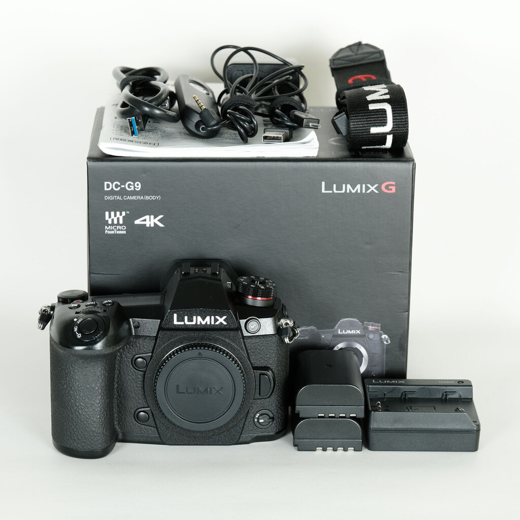 パナソニック LUMIX DC-G9 Pro本体、 レンズ、フラッシュセット Panasonic LUMIX DC-G9 PROの出品 | ONE SCENE（ワンシーン）