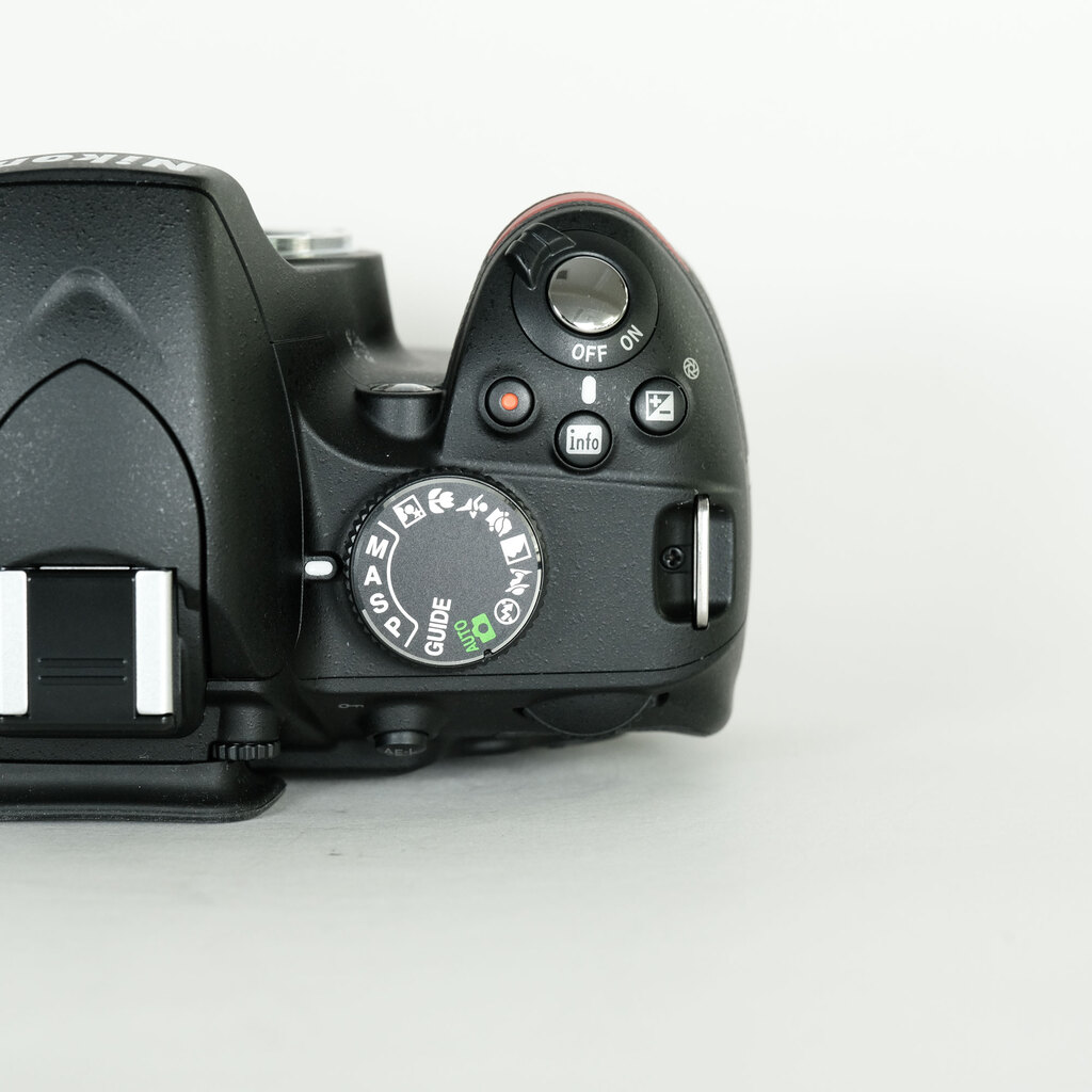 Nikon D3200ボディ ブラックの出品 | ONE SCENE（ワンシーン）