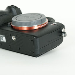 SONY α7RIII ボディ ILCE-7RM3A   【後期モデル 液晶下部にSONYロゴなし】 SONY α7RIII ボディ ILCE-7RM3A   【後期モデル 液晶下部にSONYロゴなし】