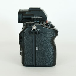 SONY α7 III(ILCE-7M3) SONY α7 III(ILCE-7M3)