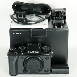 FUJIFILM X-T5