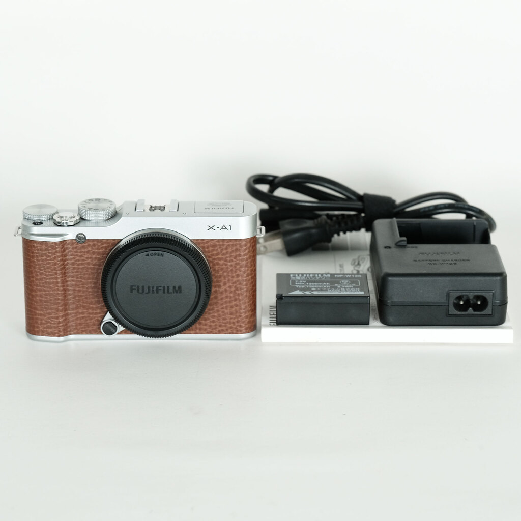 FUJIFILM X-A1 ボディ ブラウンの出品 | ONE SCENE（ワンシーン）