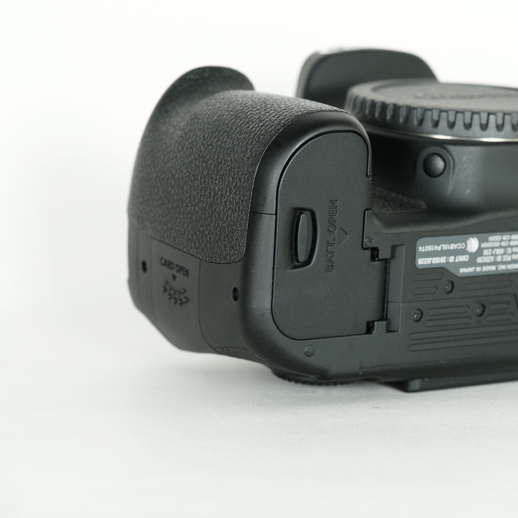 Canon EOS 80D ジャンク品 Canon EOS 80Dの出品 | ONE SCENE（ワンシーン）