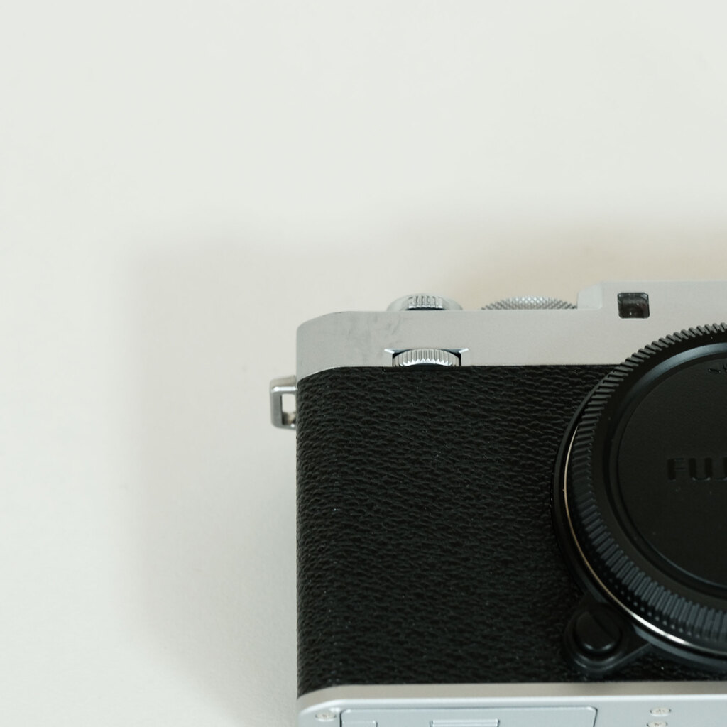 FUJIFILM X-E4 FUJIFILM X-E4