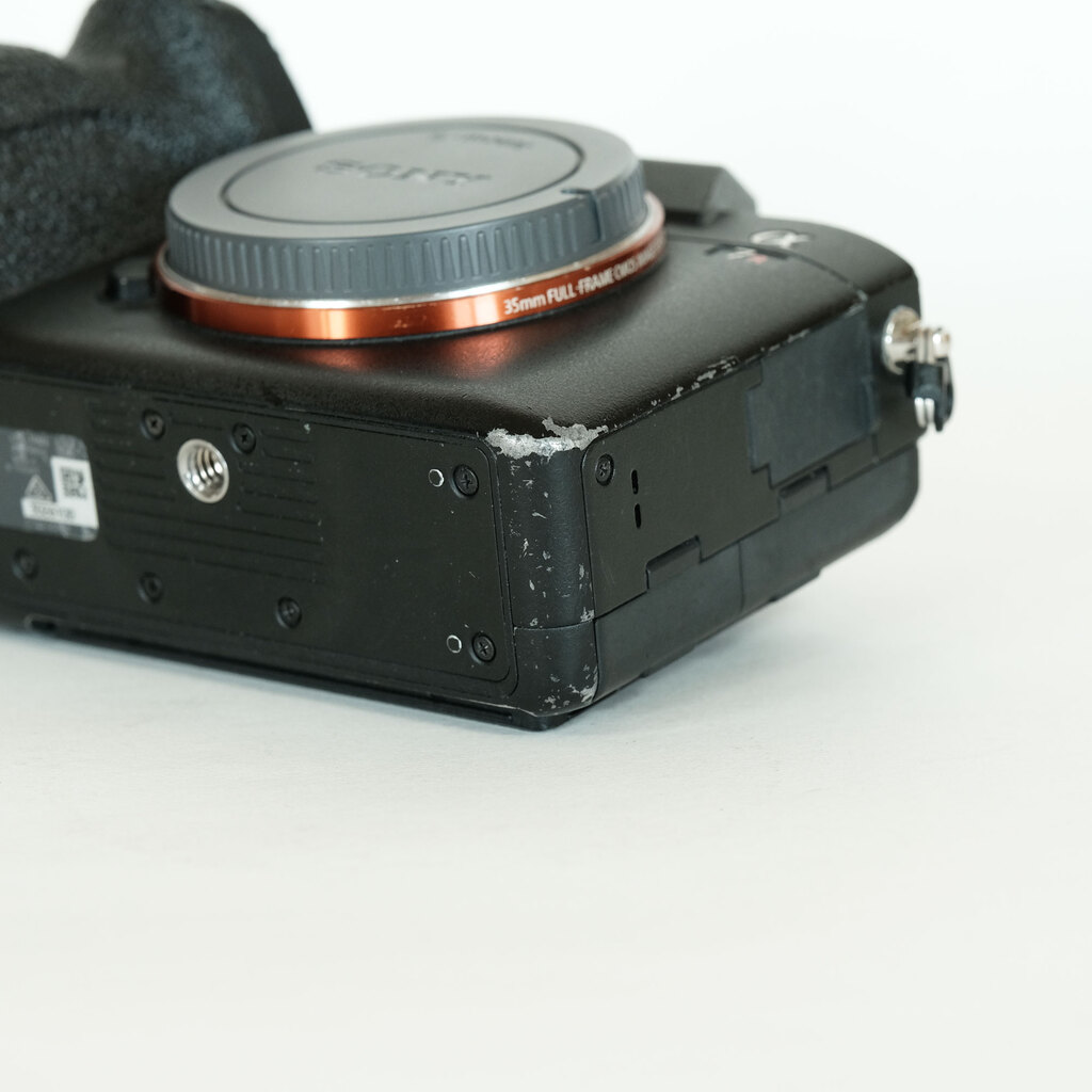 SONY α7R IV（ILCE-7RM4）の出品 | ONE SCENE（ワンシーン）