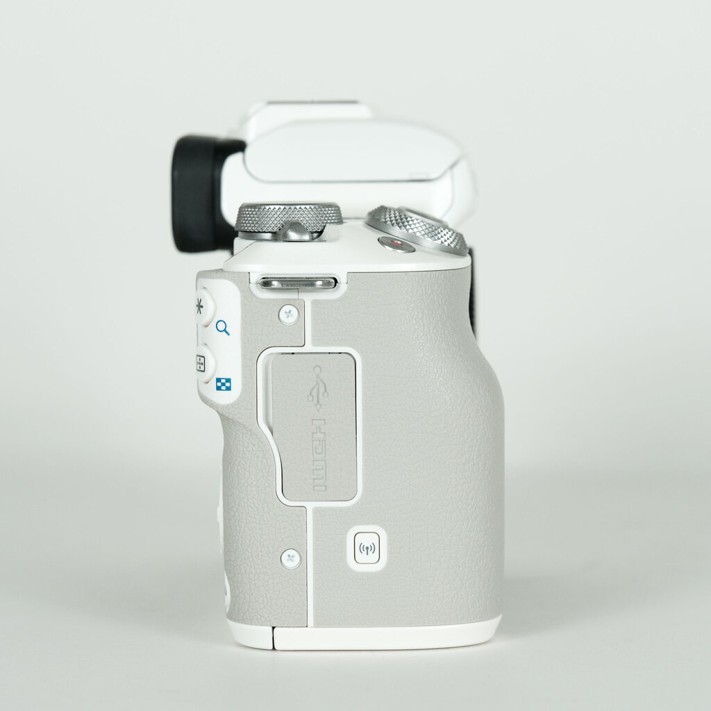 【Canon】 EOS Kiss M ホワイト ジャンク品 Canon EOS Kiss M ホワイト ジャンク品 【公式通販】