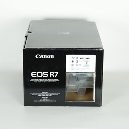 Canon EOS R7