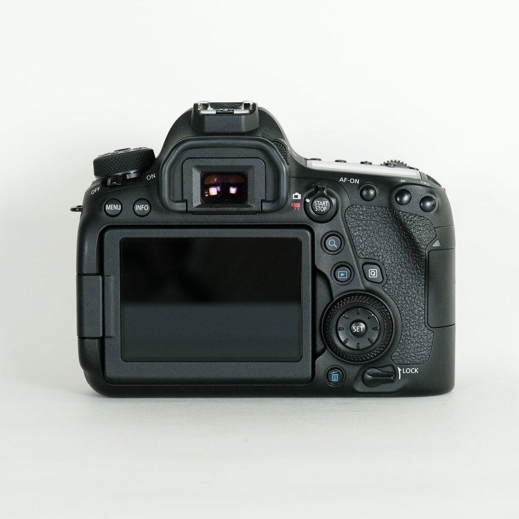 Canon EOS 6D Mark II Canon EOS 6D Mark II