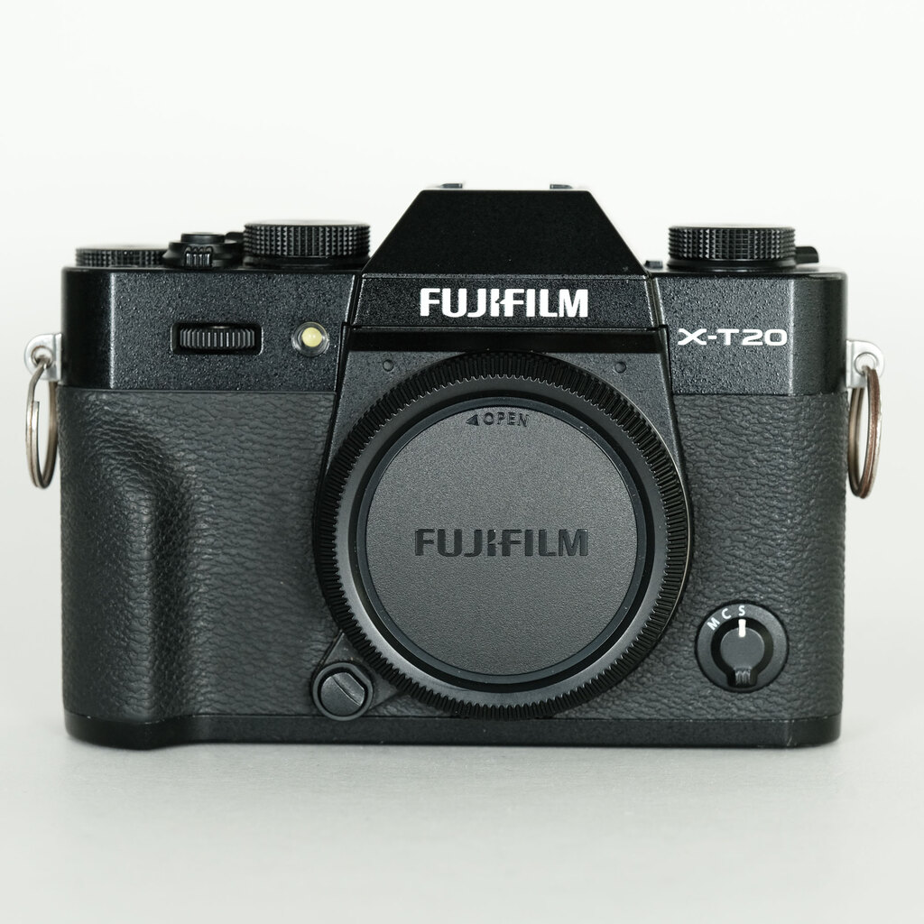 ショット数3800枚★美品★フジフィルム FUJIFILM X-T20 ボディ ショット数3800枚☆美品☆フジフィルム FUJIFILM X-T20 ボディの