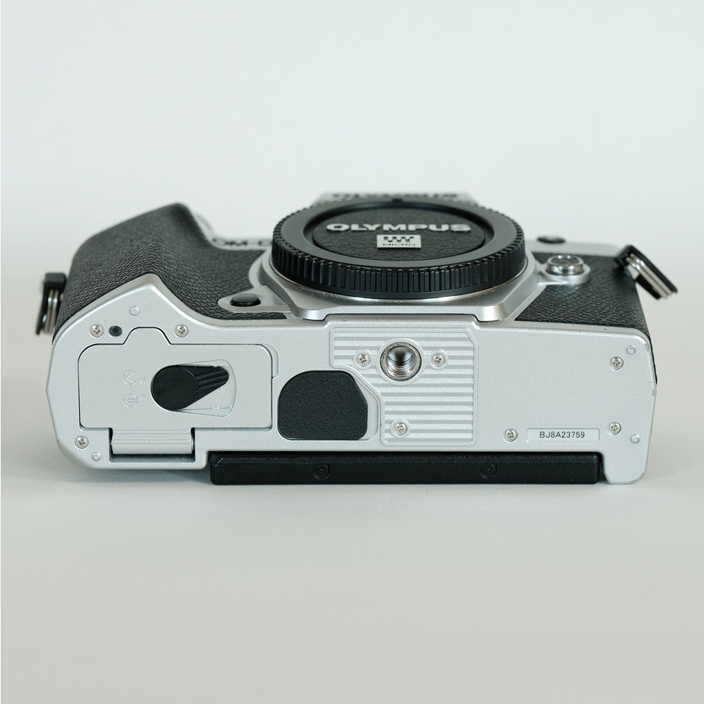 OLYMPUS OM-D E-M5 Mark III