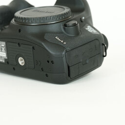 Canon EOS 7D Mark II Canon EOS 7D Mark II