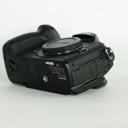 Panasonic LUMIX DC-GH5 Panasonic LUMIX DC-GH5