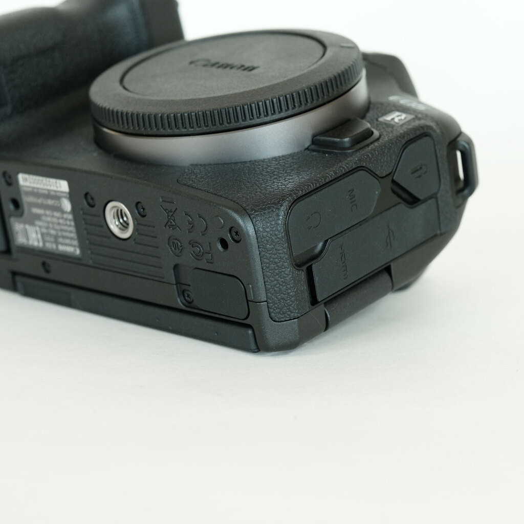 Canon EOS R Canon EOS R