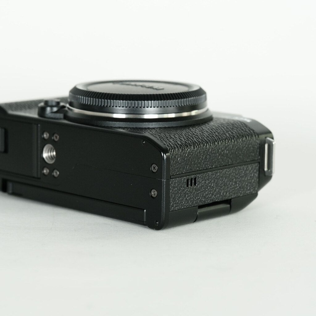 FUJIFILM X-M5