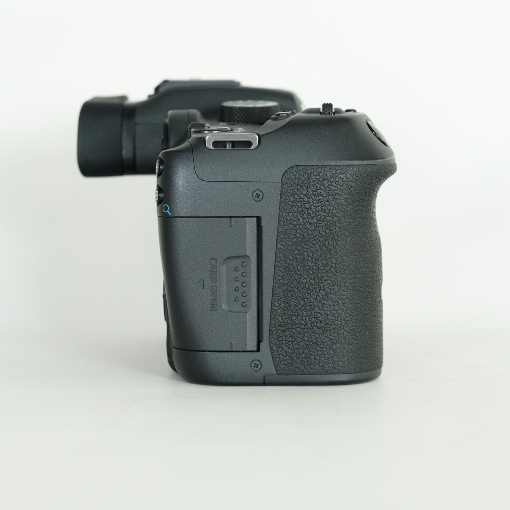 Canon EOS R7 Canon EOS R7