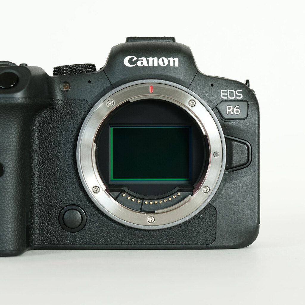 Canon EOS R6 Canon EOS R6
