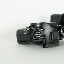 OLYMPUS OM-D E-M1 Mark II OLYMPUS OM-D E-M1 Mark II