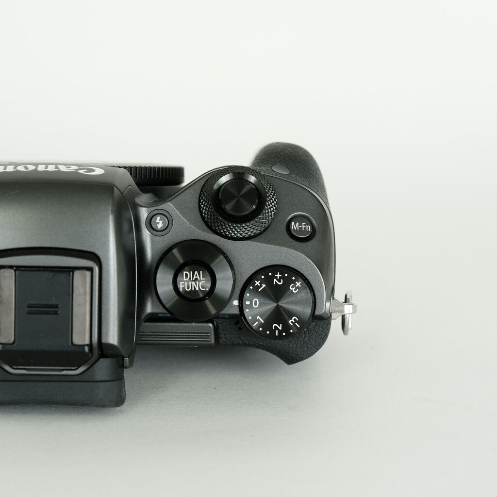 Canon EOS M5 Canon EOS M5