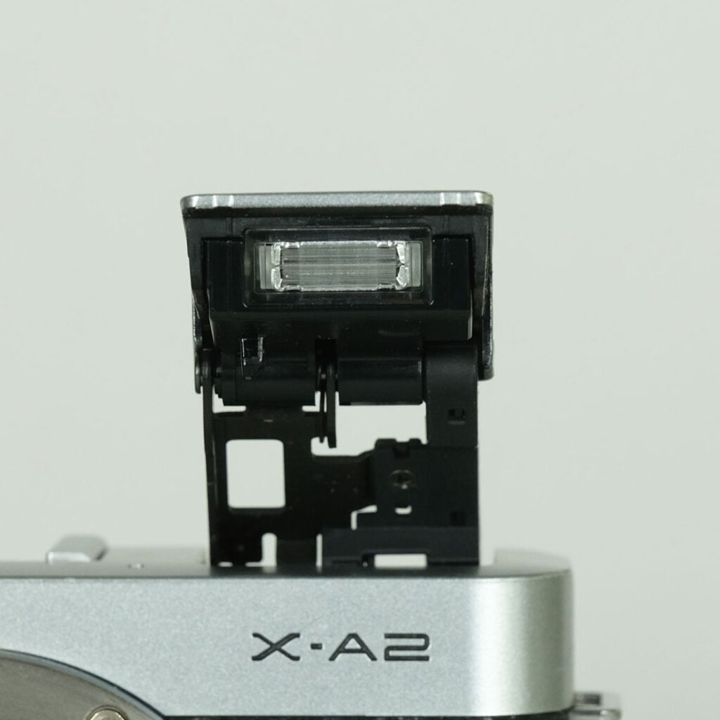 FUJIFILM X-A2 ボディ シルバー FUJIFILM X-A2 ボディ シルバー