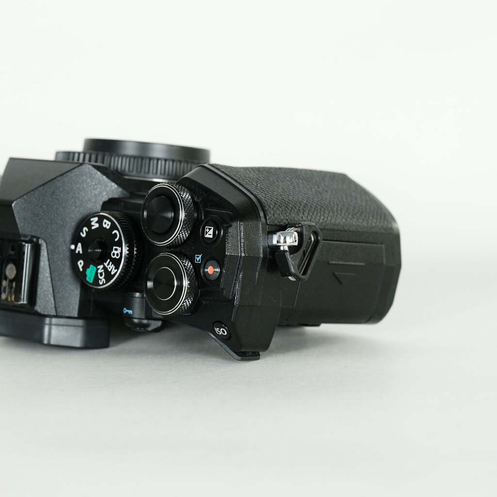 OLYMPUS OM-D E-M5 Mark III