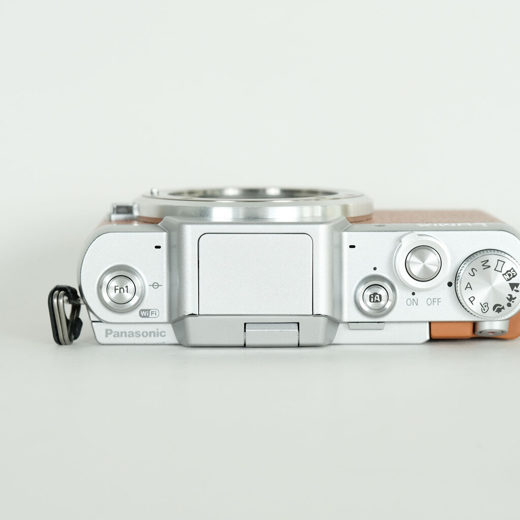 Panasonic LUMIX DMC-GF7W ダブルズームレンズキット ブラウン Panasonic LUMIX DMC-GF7W ダブルズームレンズキット ブラウン