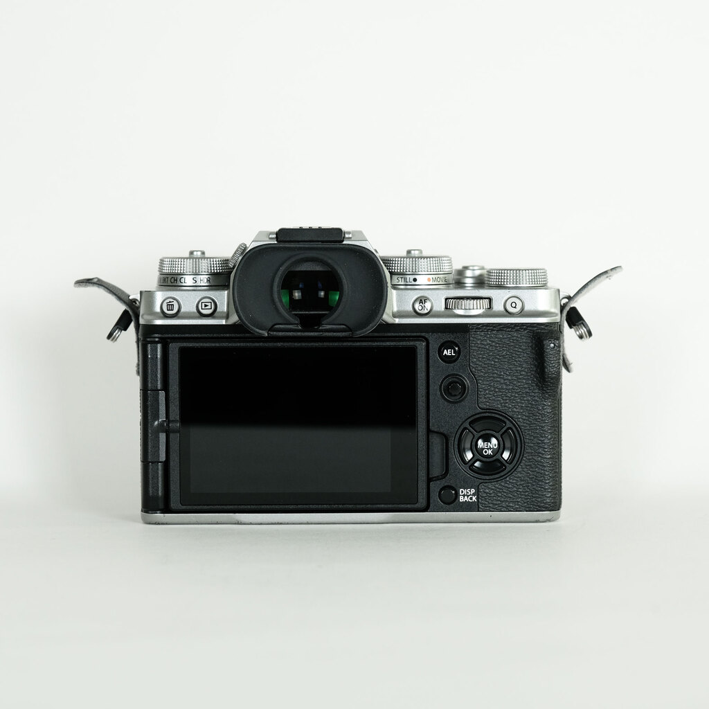 FUJIFILM X-T4 FUJIFILM X-T4