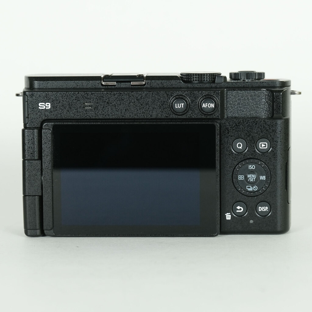 Panasonic LUMIX DC-S9 Panasonic LUMIX DC-S9