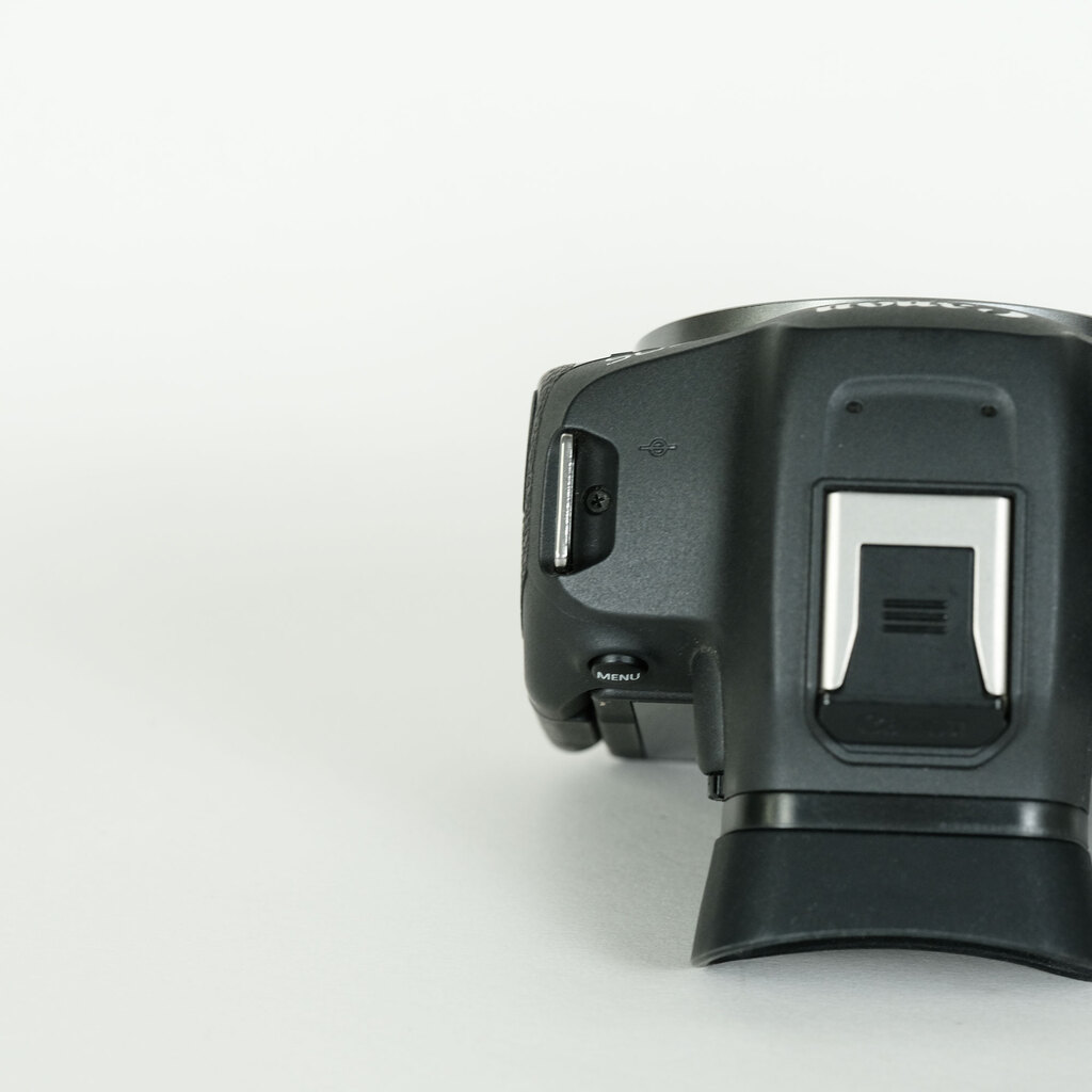 Canon EOS R7 Canon EOS R7