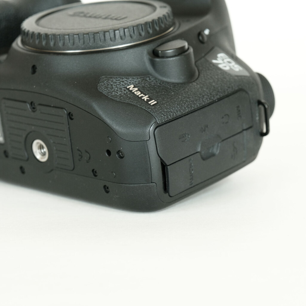 Canon EOS 7D Mark II Canon EOS 7D Mark II