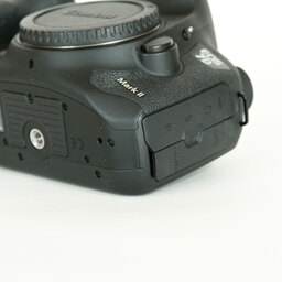 Canon EOS 7D Mark II Canon EOS 7D Mark II