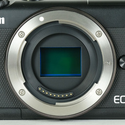 Canon EOS M100