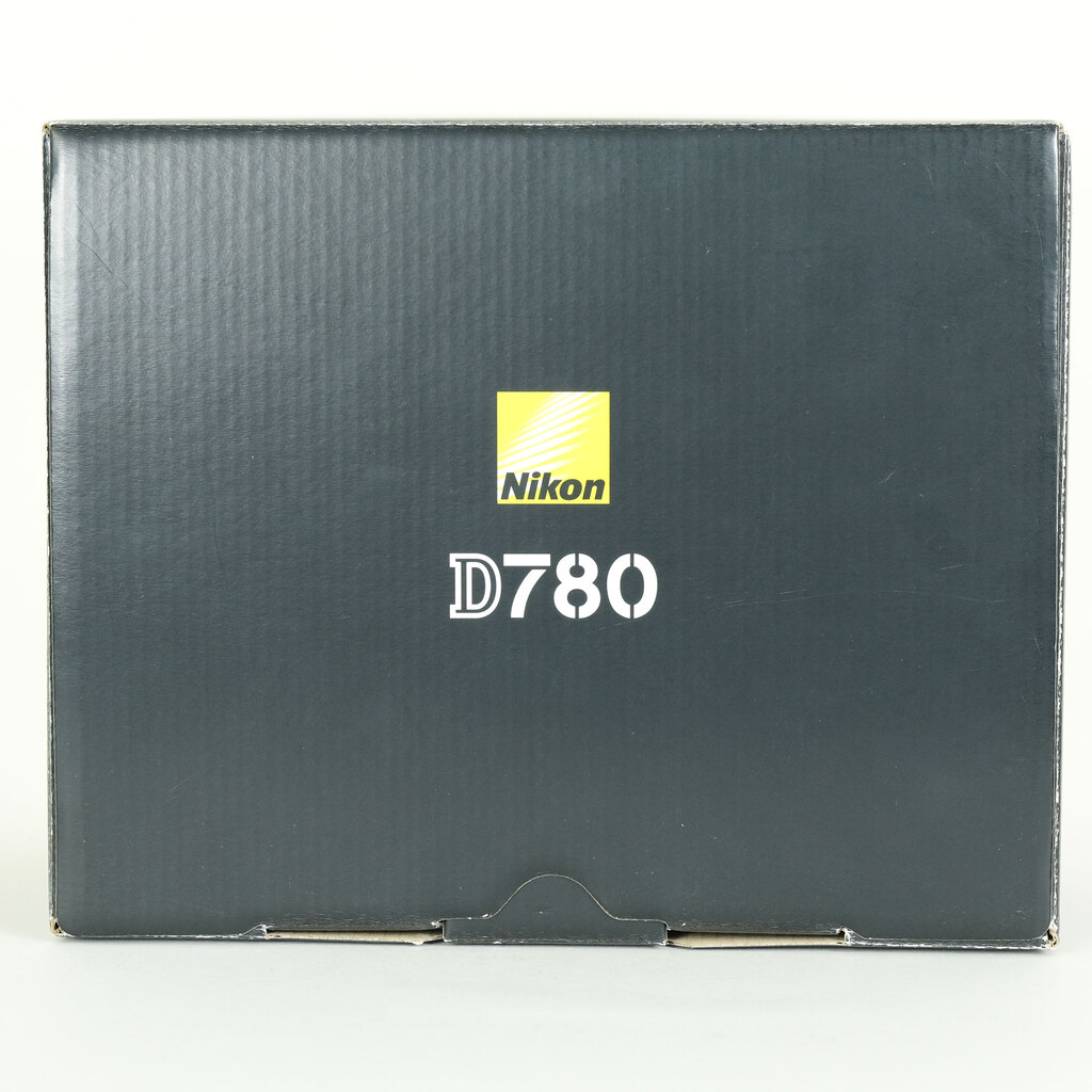 Nikon D780