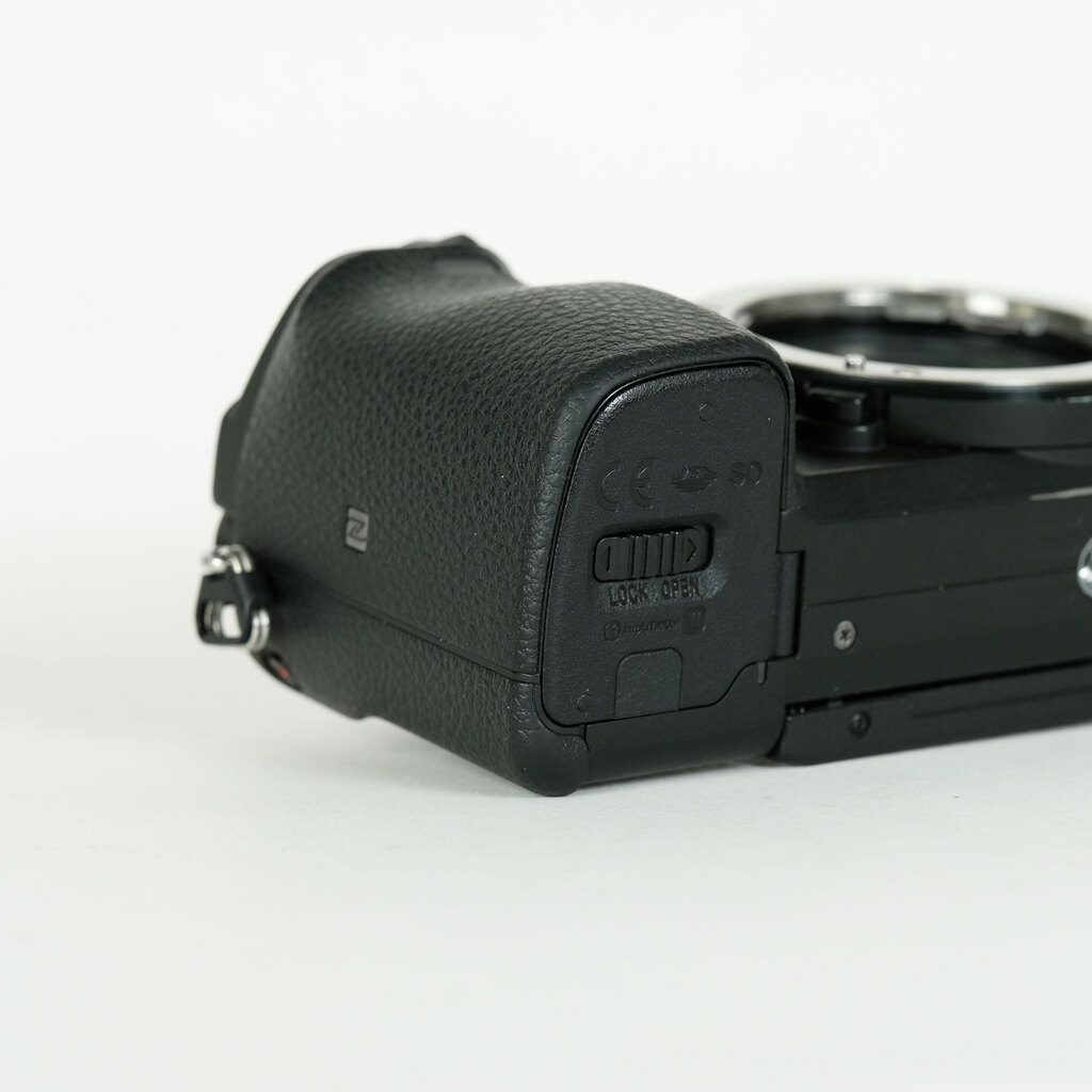 SONY α6400(ILCE-6400) SONY α6400(ILCE-6400)