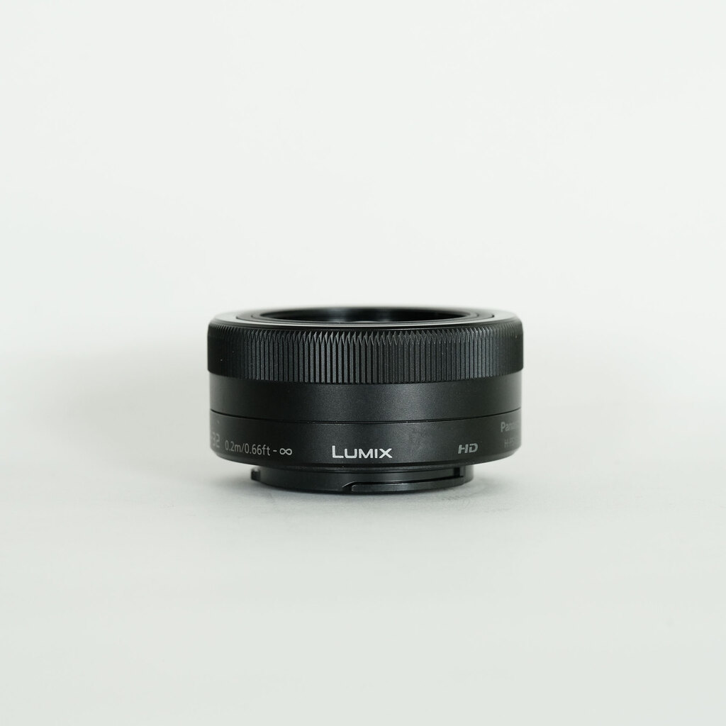Panasonic LUMIX DC-G100V 標準ズームレンズ + トライポッドグリップキット Panasonic LUMIX DC-G100V 標準ズームレンズ + トライポッドグリップキット