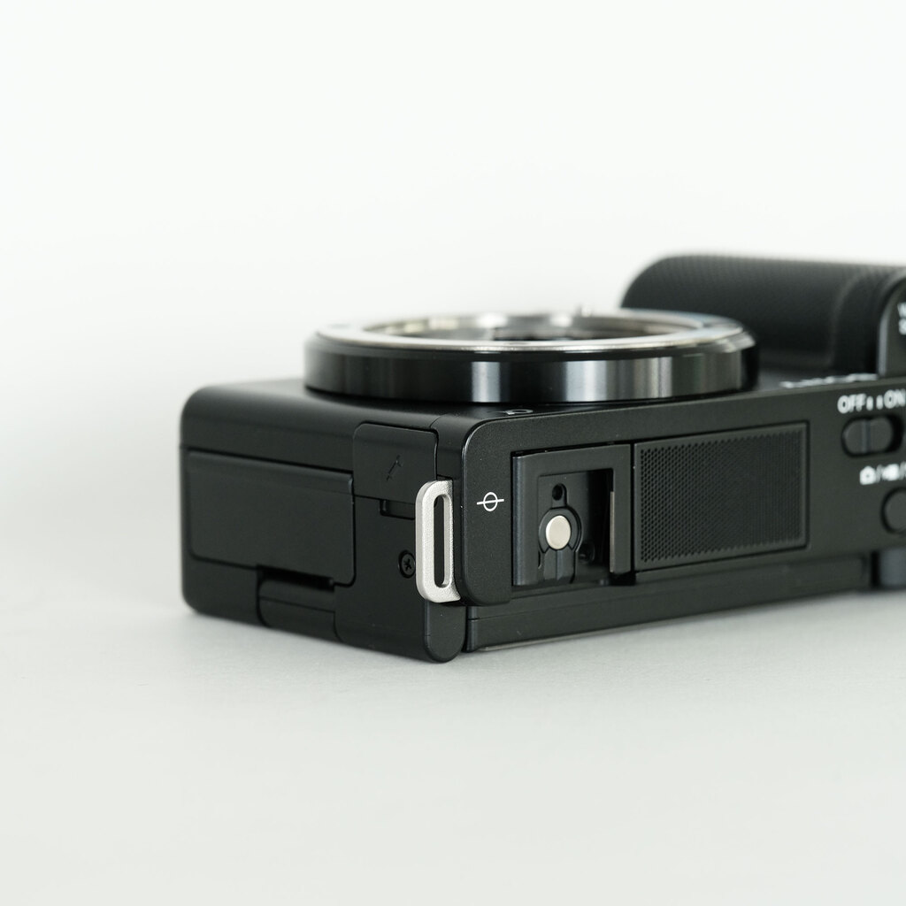 SONY VLOGCAM ZV-E10 SONY VLOGCAM ZV-E10