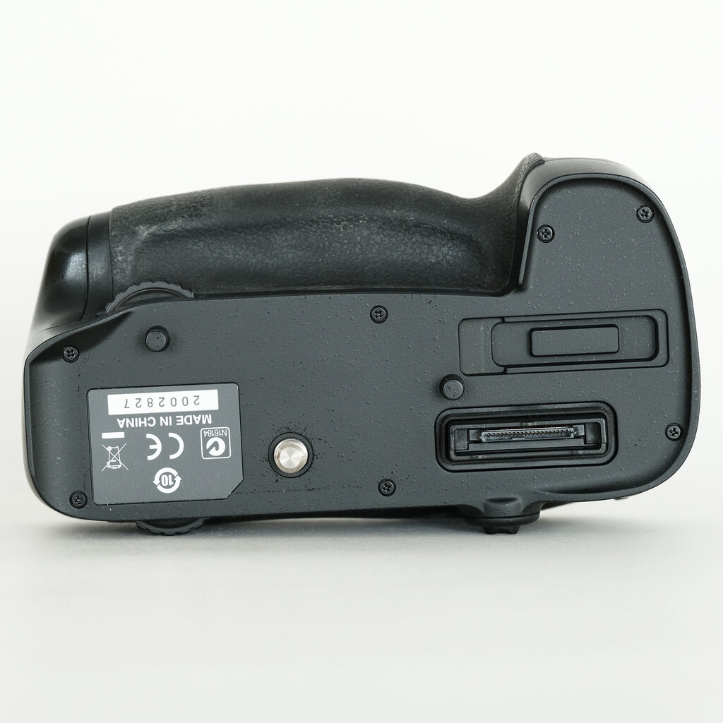 Nikon D7200 バッテリーパックキット Nikon D7200 バッテリーパックキット