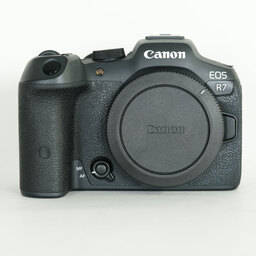 Canon EOS R7 Canon EOS R7