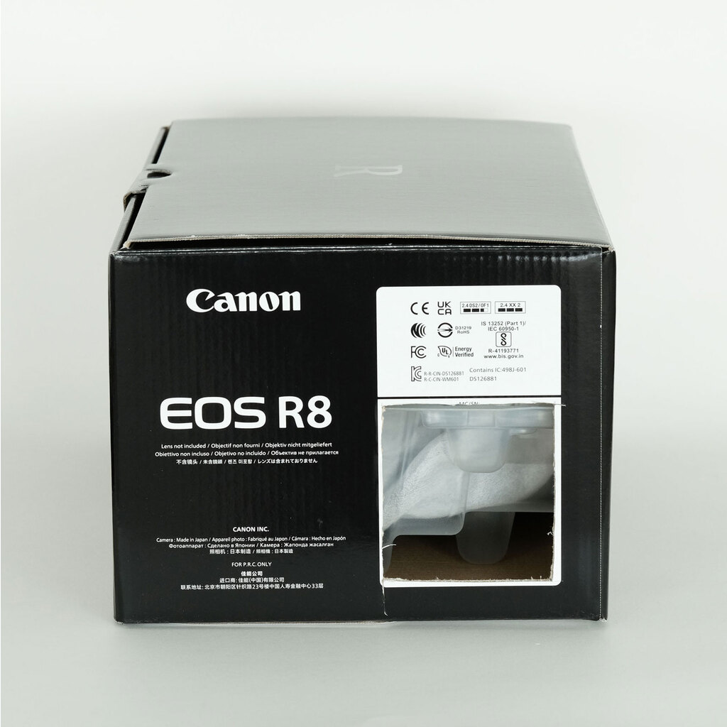 Canon EOS R8 Canon EOS R8