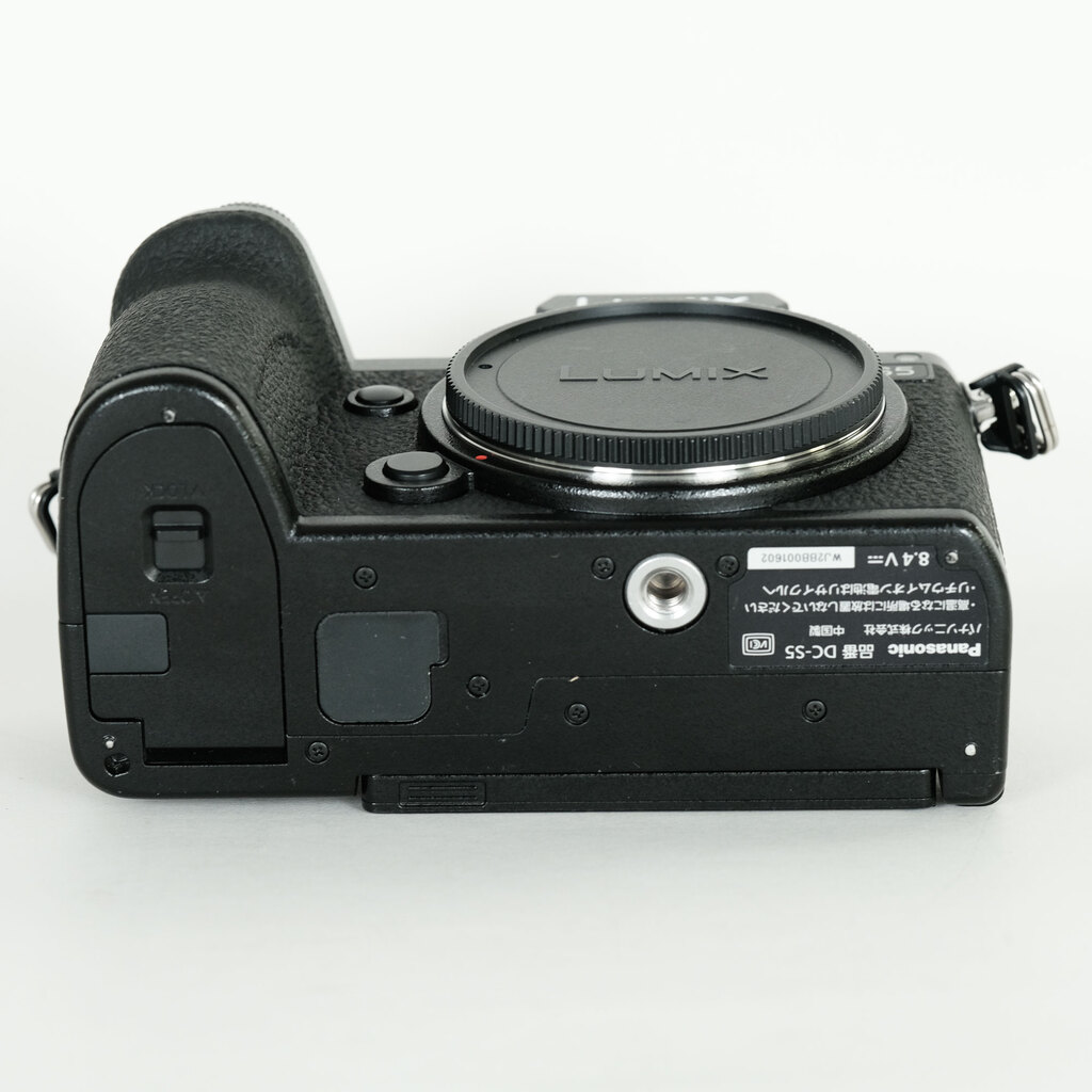 Panasonic LUMIX DC-S5 Panasonic LUMIX DC-S5