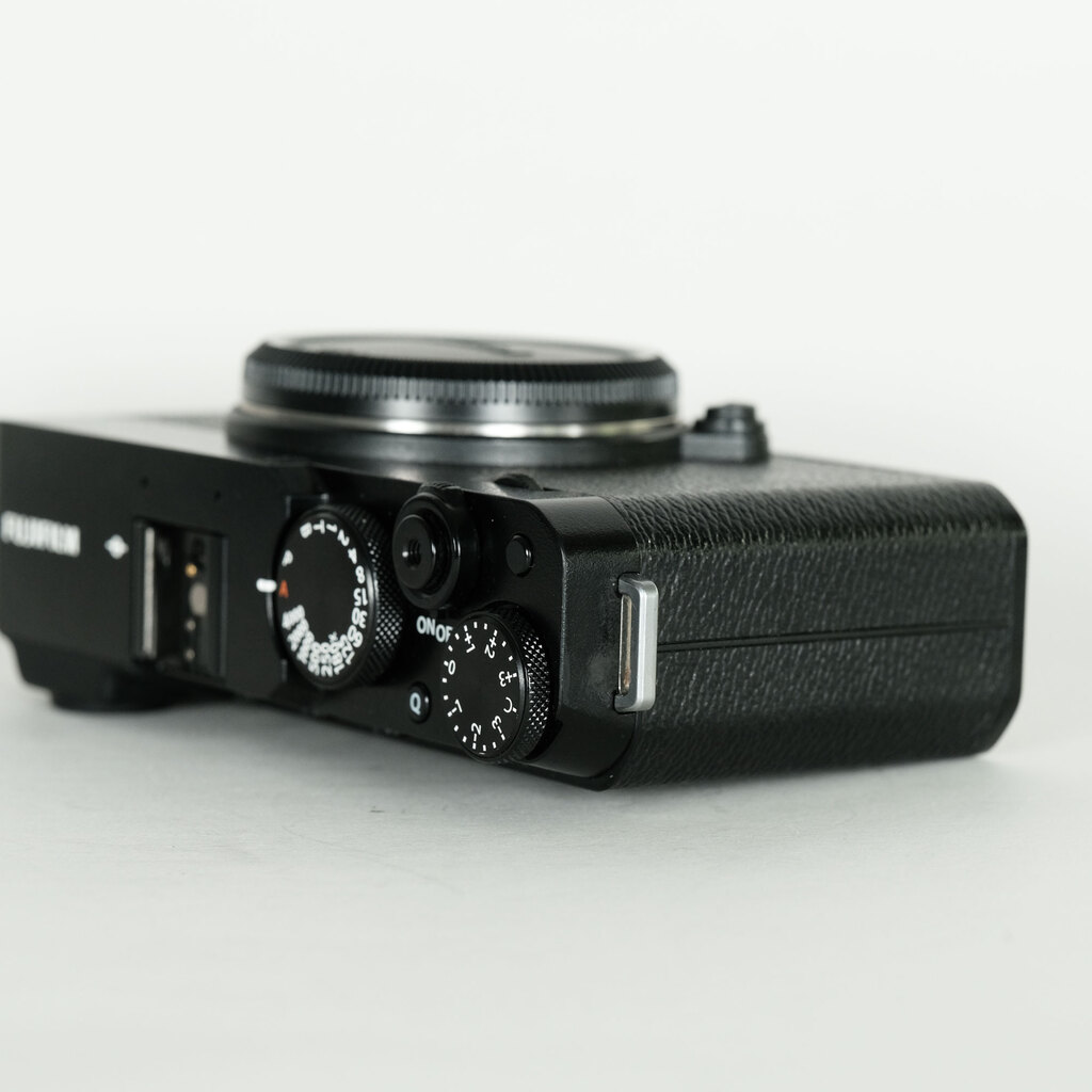 FUJIFILM X-E4の出品 | ONE SCENE（ワンシーン）