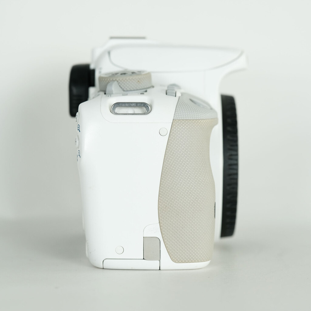Canon EOS Kiss X7 ボディ ホワイト Canon EOS Kiss X7 ボディ ホワイト