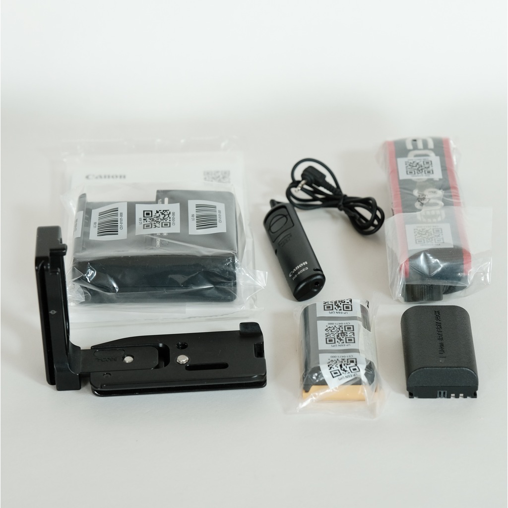 ショット数1000回以下！■ほぼ新品■ CANONEOS 90D Canon EOS 90Dの出品 | ONE SCENE（ワンシーン）