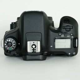 Canon EOS 8000D Canon EOS 8000D