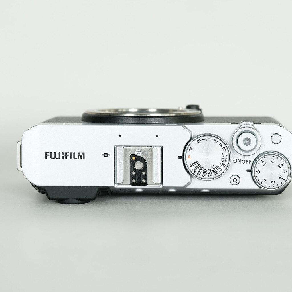 FUJIFILM X-E4 FUJIFILM X-E4