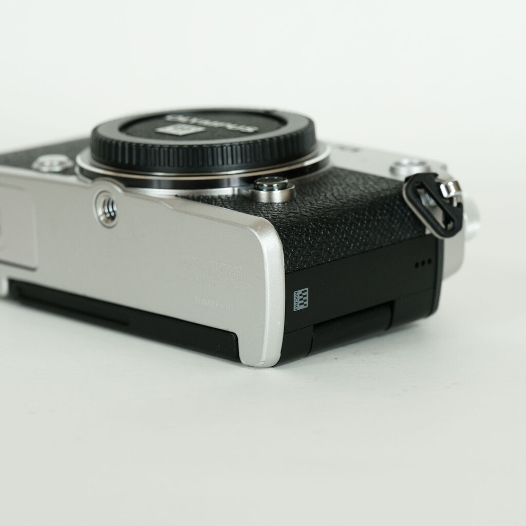 OLYMPUS PEN-F OLYMPUS PEN-F
