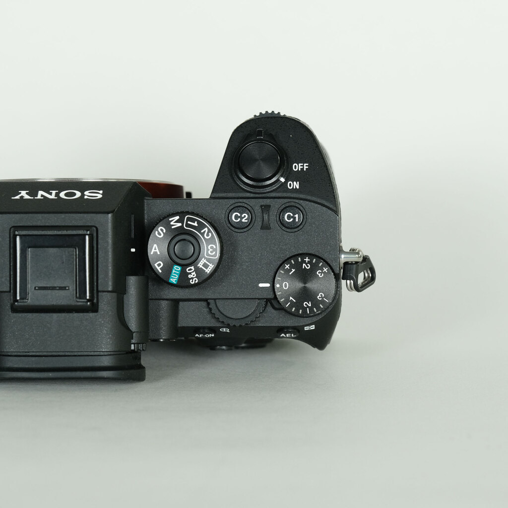 SONY α7R III(ILCE-7RM3) SONY α7R III(ILCE-7RM3)