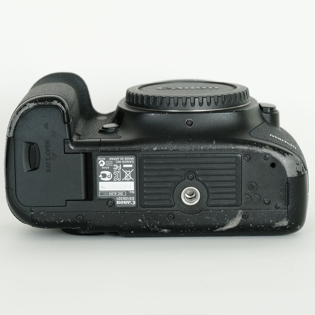 Canon EOS 5D Mark III Canon EOS 5D Mark III