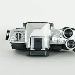 OLYMPUS OM-D E-M10 Mark II OLYMPUS OM-D E-M10 Mark II