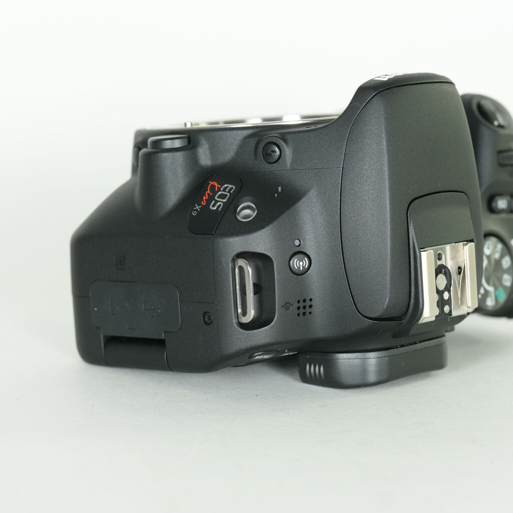 Canon EOS Kiss X9 Canon EOS Kiss X9