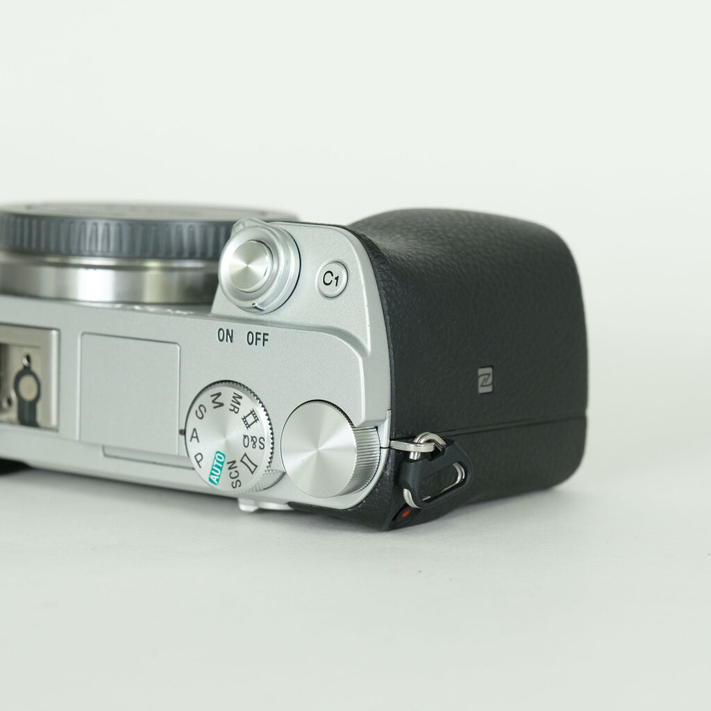 SONY α6400(ILCE-6400) SONY α6400(ILCE-6400)